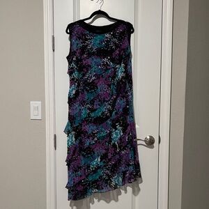 Sleeveless Ruffle Tiered Floral Print Dress in Purple/Teal